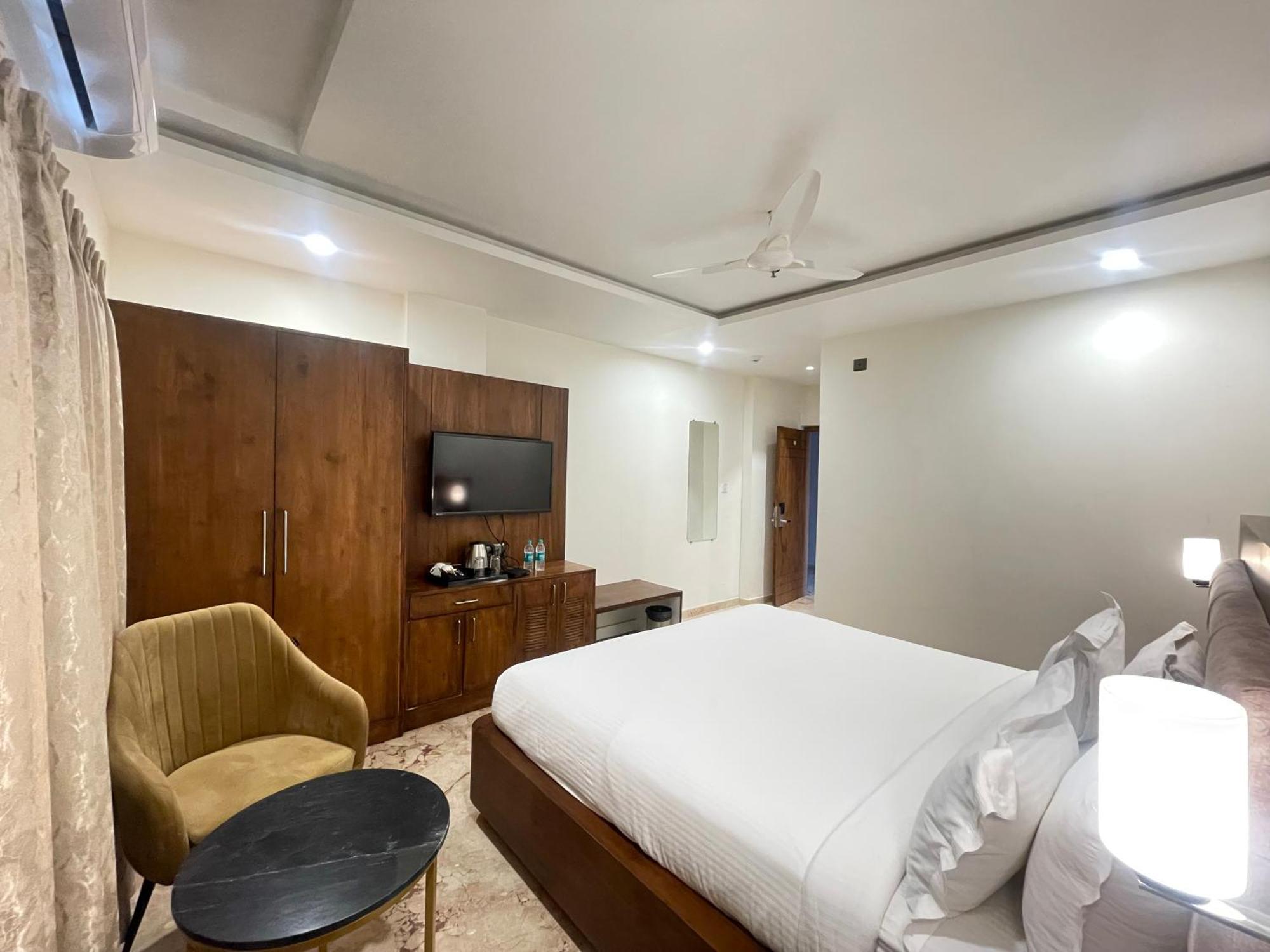 Seasons Sajjangarh Hotel Udaipur Exterior foto