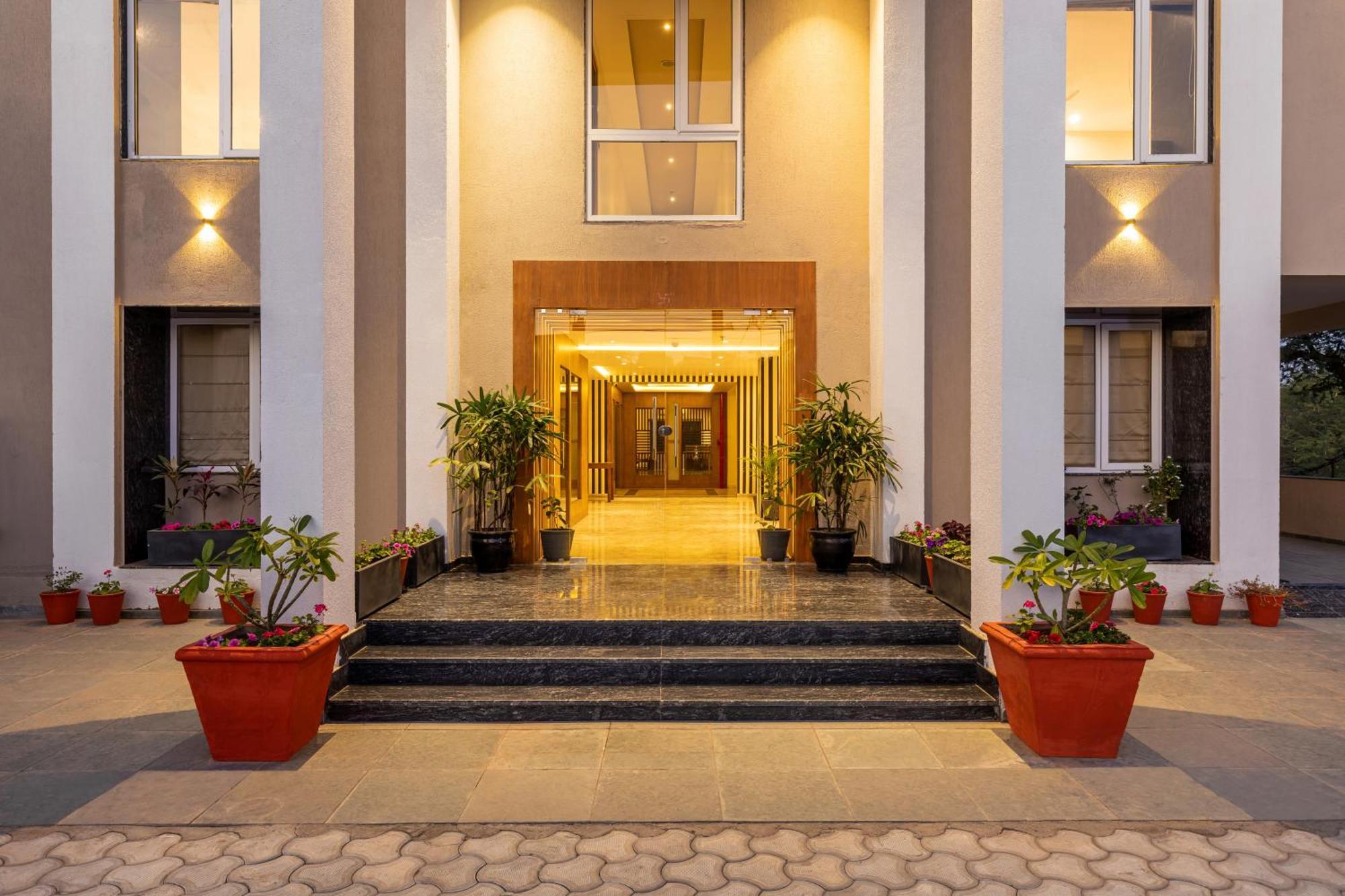 Seasons Sajjangarh Hotel Udaipur Exterior foto
